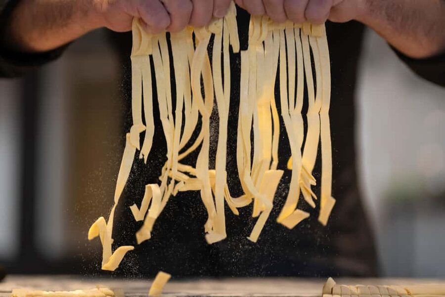 Florence: Highlights Cooking Class with Italian Pastas - Entering the 1700s Classroom: Where to Meet and How to Plan Your Timing