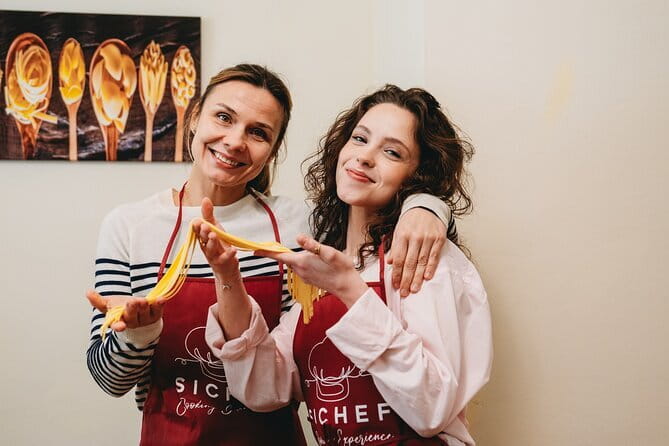 Florence: Pasta Cooking Class with Unlimited Wine - Eating your work: the meal, wine, and pacing