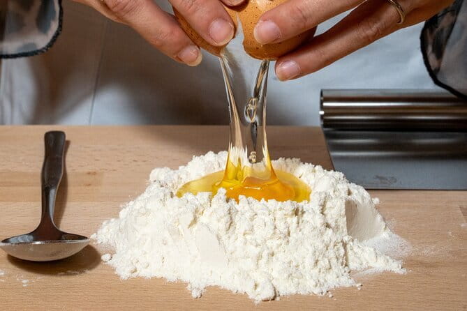 Florence Pasta & Tiramisu Cooking Class with Unlimited Wine - First Stop at Rosso Crudo on Via dei Servi 85R