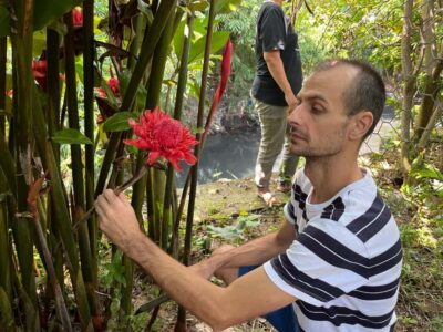 From Garden to Table: Indonesian Cooking Class in Yogyakarta - Meet Endah and choose your menu