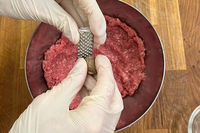 Gnocchi and meatballs | Cooking class and dinner at my house in Rome - Meatballs with Roman sauce and stuffed courgettes: the second half of the magic