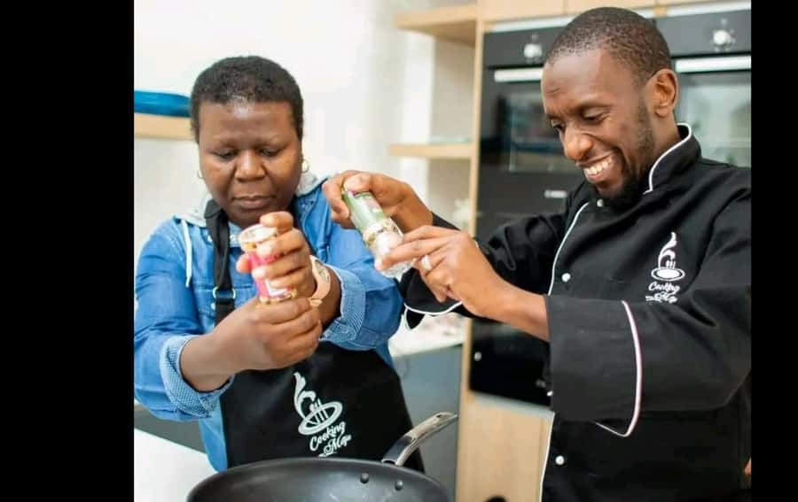 GQ: City Walking Tour & African Cuisine Cooking Class - Key highlights you’ll notice right away