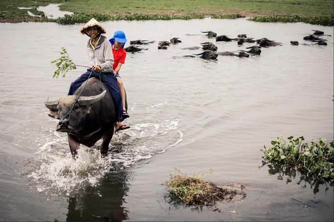 Half Day Cooking Class At Tra Que Vegetable Village Hoi An - Tra Que Vegetable Village: farm life with traditional methods