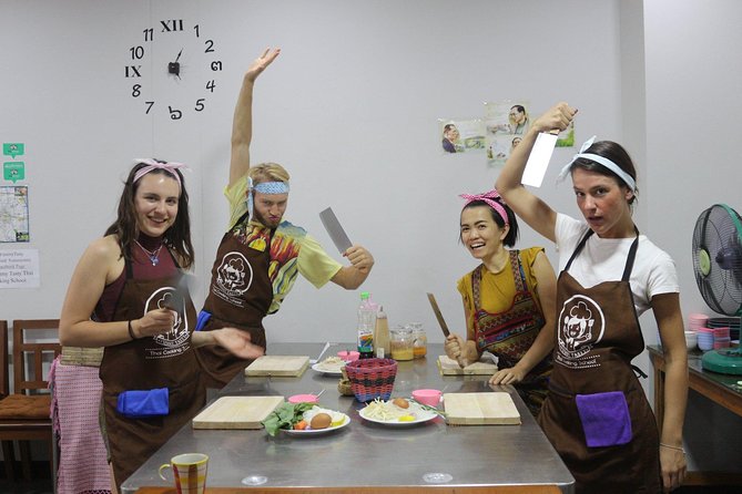 Half Day Evening Cooking Class with Market Tour in Chiang Mai - Real-Time Teaching: Why Small Groups Matter Here