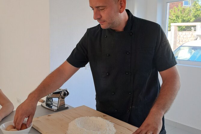Handmade Pasta Cooking Class with Italian Chef in Montenegro - Cooking the Pasta and Sitting Down to Eat Your Work