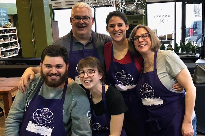 Hands-on Cajun Roux Cooking Class in New Orleans - Dark roux gumbo: cutting, stirring, and learning the point of control