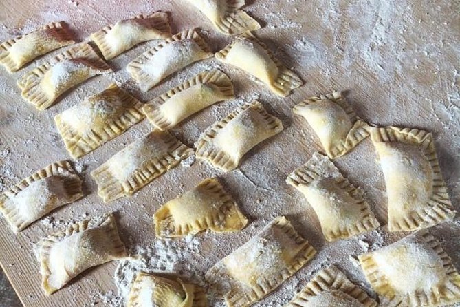 Hands-On Cooking Class in an Exclusive Kitchen in Cortona - Wine with lunch: why it’s included and how to make it work for you