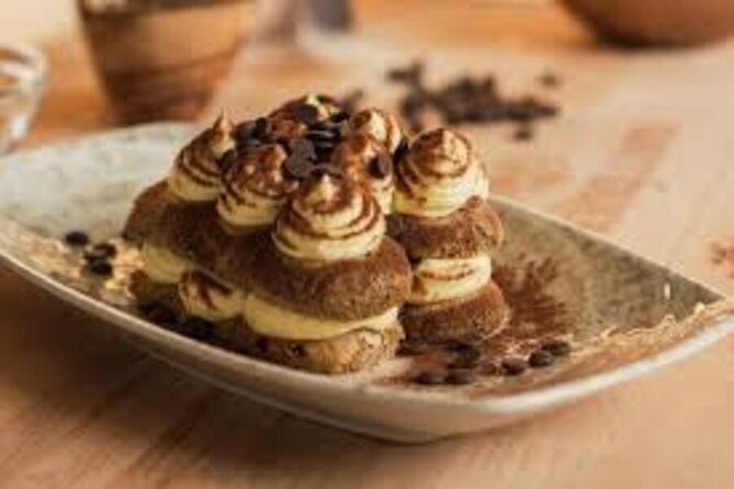 Hands-On Cooking Class in Rome: Pizza and Tiramisu - Where you meet in Rome (and why it matters)