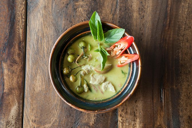 Hands on Thai Cooking Class and Market Tour - Finding the meeting point and planning your timing