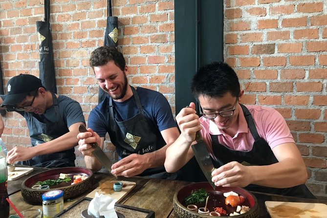 Hands on Thai Cooking Class and Market Tour - What you actually eat: plan to arrive hungry