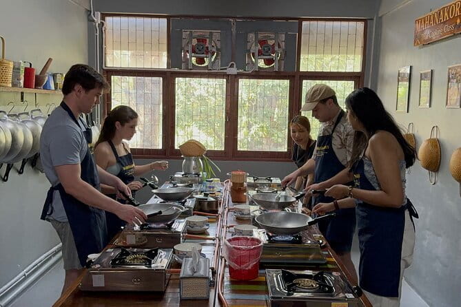 Hands-On Thai Cooking Class Bangkok with Local Chef (Small Group) - Small Group Setup (Up to 8) and Chef Joyce’s Teaching Style