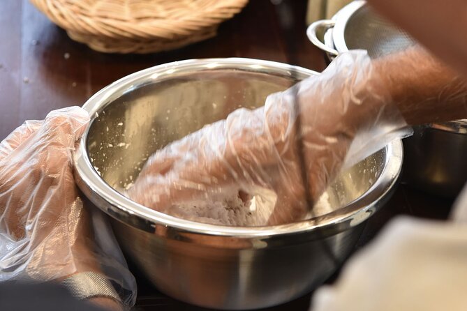 Hands On Thai Cooking Class & Market Tour in Sathon, Bangkok - The cooking portion: four dishes, eaten hot and fresh