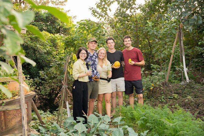 Hanoi Cooking Class in a Haven of Tranquility - Thom culinary - From Cyclo to Dong Xuan Market: Where the Food Story Starts