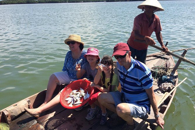 Hoi An Buffalo Riding & Basket Boat Tour with local home cooking - Bamboo Basket Boat on the Cua Dai River: Hands-On Fishing Style
