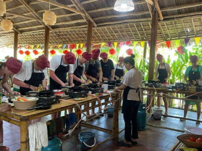 Hoi An: Cooking Class, Crab Fishing-Basket Boat, Market Tour - Hotel pickup and the market tour: where your meal starts