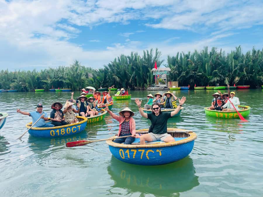 Hoi An: Cooking Class in Coconut Jungle with Market Tour - The welcome drink and cooking class with a local chef