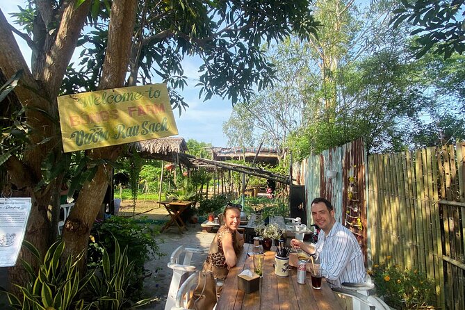 Hoi An Cooking Class - Traditional Chinese Dumpling - The Farm-Fresh Meal: Salad and Eating Where Ingredients Grow