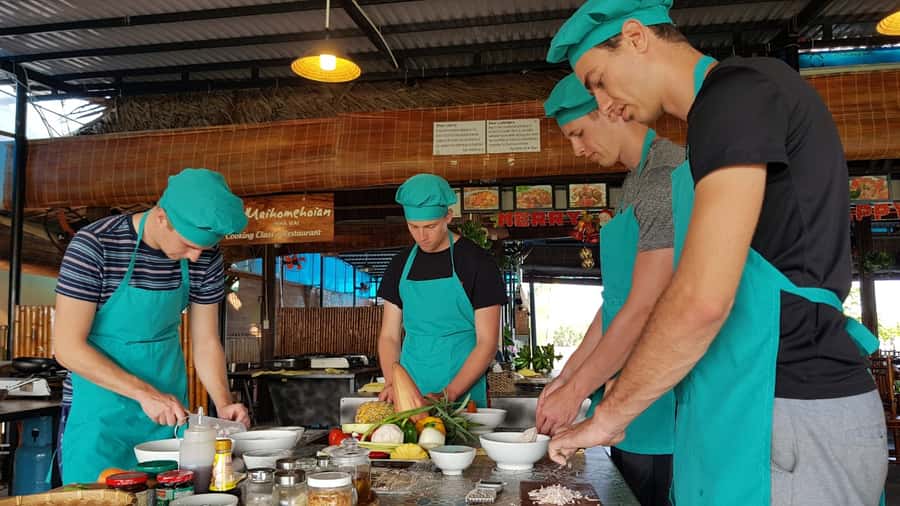 Hoi An Cooking Class With Market and Bamboo Basket Boat Tour - Price and value: why $27 can feel like a full day of lessons