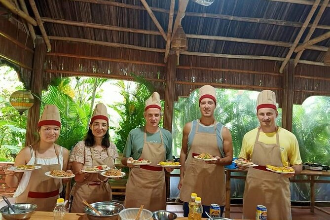 Hoi An Cooking Class with Market Visit - The cast net hands-on moment