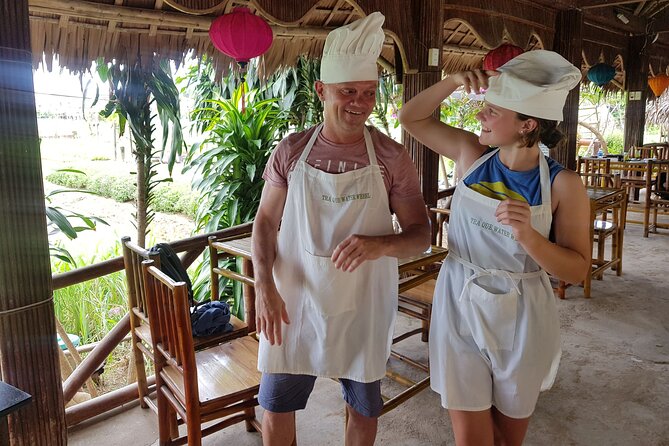 Hoi An Countryside and Cooking Class by Bicycle - Tra Que Vegetable Village: hands-on organic farming