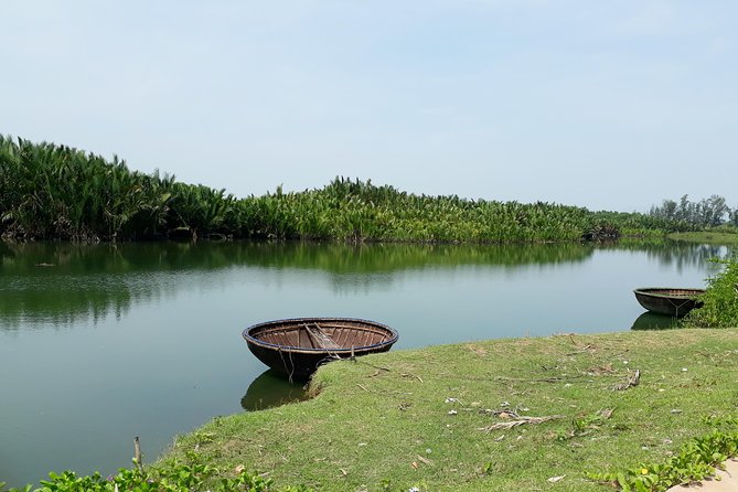 Hoi An/Da Nang: Vegetarian Cooking Class & Basket Boat Ride - Vegetarian meals with meat eaters at the same table