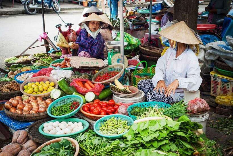 Hoi An: Eco Cooking Class with Market Trip and Basket Boat - Market Trip: Choosing Ingredients Like a Local in Hoi An