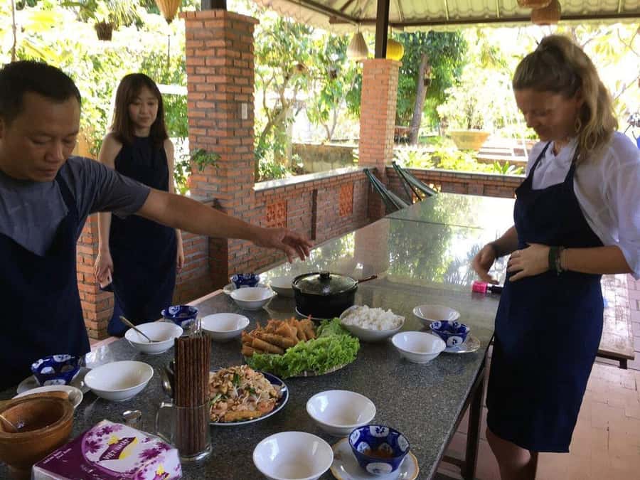 Hoi An: Tra Que Herb Village Cooking Class - Entering Tra Que: A Herb Garden That Sets the Right Mood