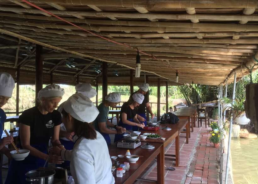 Hoian/Danang: Eco Cooking Class, Cruise Trip, Basket Boat - Market walk with a chef: learn what matters in Vietnamese cooking