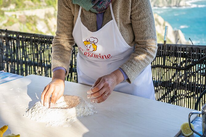 Home Cooking Class & Meal with a Local in Riomaggiore - The Class Flow: How the Lesson Works in a Small Group