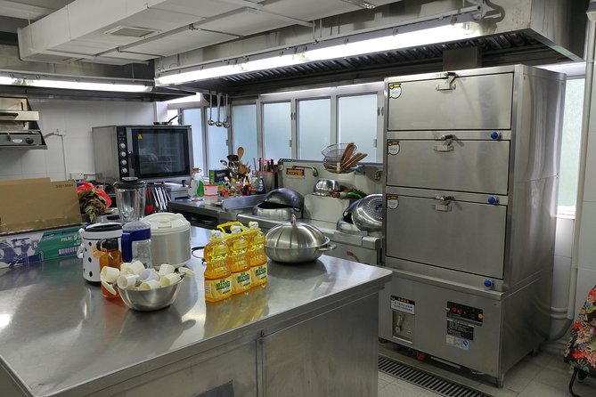 Hong Kong Market Walking Tour & Chinese Cooking Class - Key things to know before you go