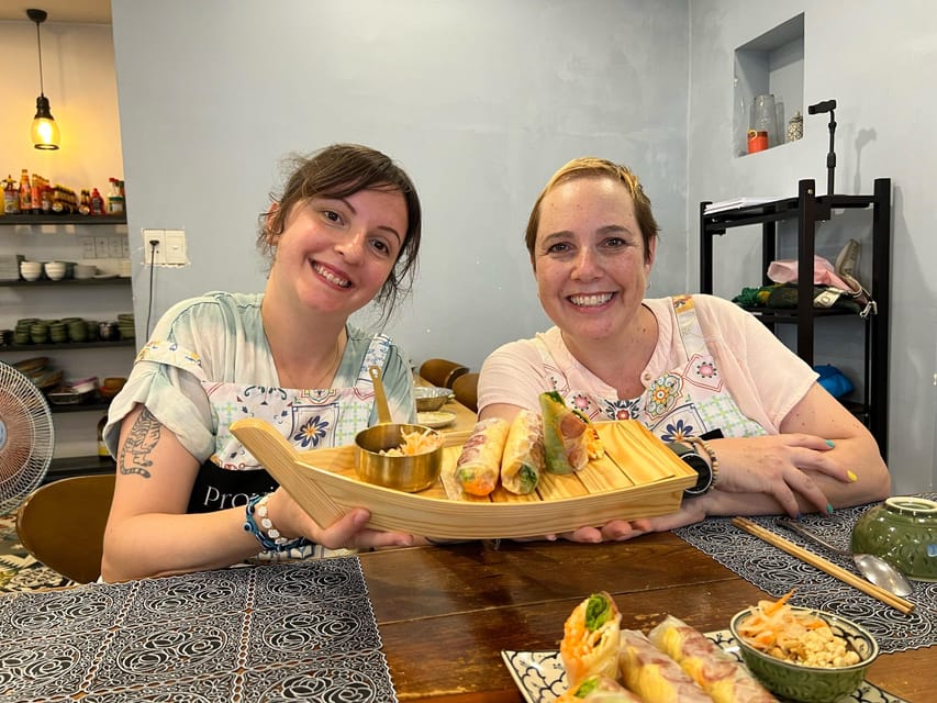 Immersive Cooking Class & BenThanh Market Tour By Local Chef - What You Eat and Drink: Dinner Plus a Complimentary Cocktail