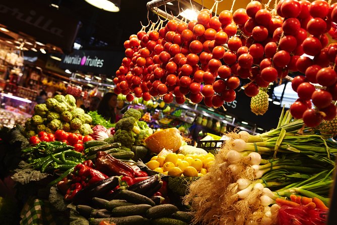 Interactive Paella & Market: Bottomless Wine & Rambla Views - Where Las Ramblas Meets a Real Cooking Class (Meet-Up and Vibe)