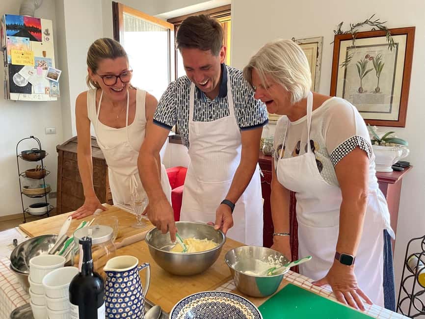 Iseo: Italian cooking class for homemade pasta and traditional desserts - What you’ll cook: spaghetti alla chitarra and tagliatelle