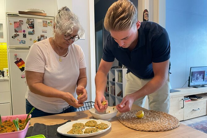 Istanbul Vegan/Vegeterian Cooking Class with Locals at Home - Who’s the Host and What’s the Vibe?