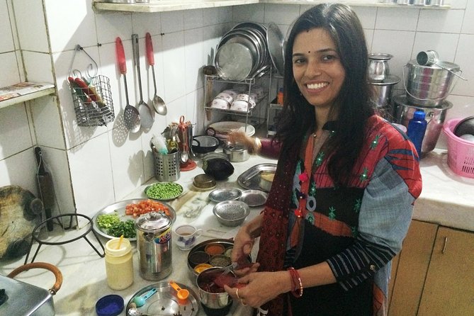 Jaipur Market Tour & Vegetarian Rajasthani Home Cooking Class - Key things you’ll actually notice