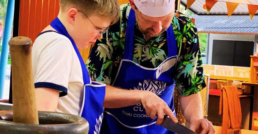 Ko Lanta: Thai Cooking Class with Market Tour and Dinner - Market tour and lunch: Monday, Wednesday, Saturday (09:00–14:30)