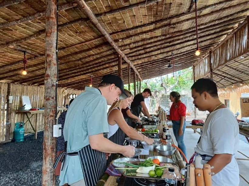 Koh Samui: Thai Cooking Class with Samui Local Family - Pickup, timing, and the zones that matter