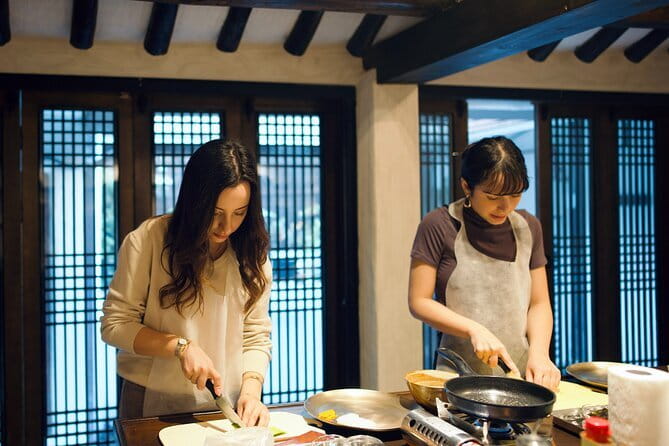 Korean Cooking Class with Grocery Shopping at Seoul Local Market - Should you book this Korean cooking class?