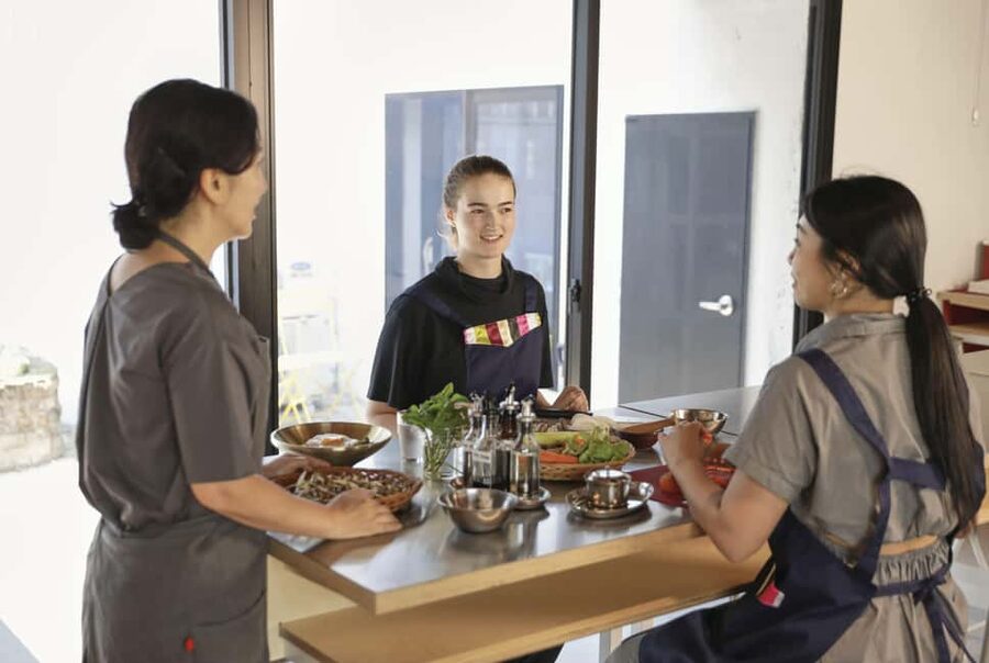 Korean Premium & Original Cooking Class Experience in Hanok - Your Second Dish Choice: Jeyuk-bokkeum, Japchae, or Bulgogi