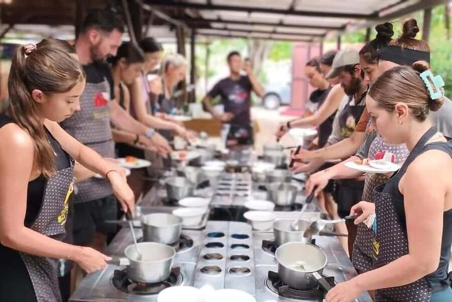 Krabi: Daily Thai Cooking Class with Smart Cook - Thai cooking in Krabi’s open-air kitchen: what the class feels like