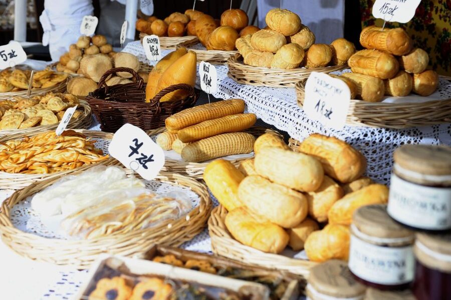 Krakow: Pierogi Home Cooking Class - Meeting Spot and Timing: Planning Your 4 Hours
