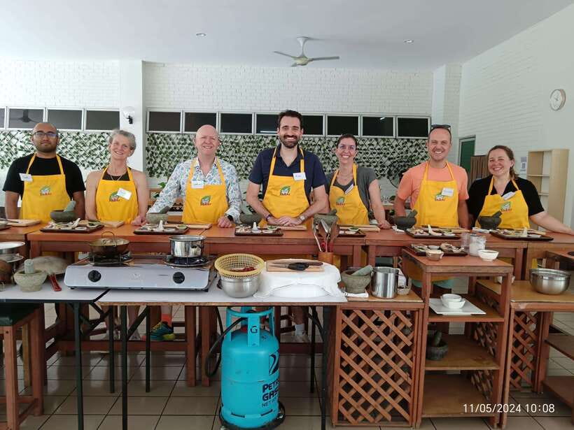 Kuala Lumpur: Malaysian Cooking Class with Market Tour - The heart of the day: a 3-course lunch you build from scratch
