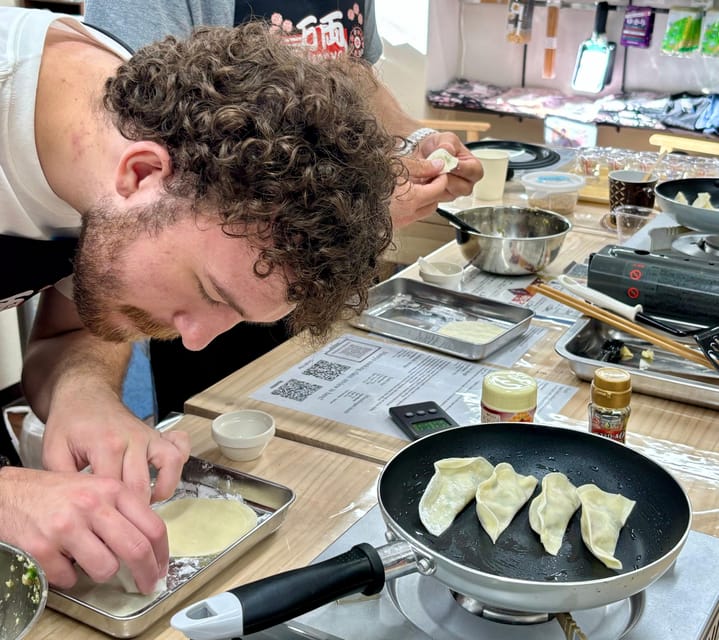 Kyoto: Ramen, Gyoza, and Onigiri Cooking Class - Finding the Classroom Off the Main Street