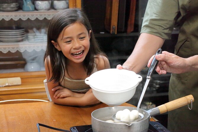 Kyoto Wagashi(Japanese sweets) Cooking Class near Fushimiinari - Meeting Miho and understanding the English-led flow