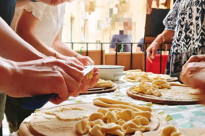Lecce: Cooking Class Orecchiette & Vino - From Dough to Plate: Orecchiette al Sugo con Cacioricotta