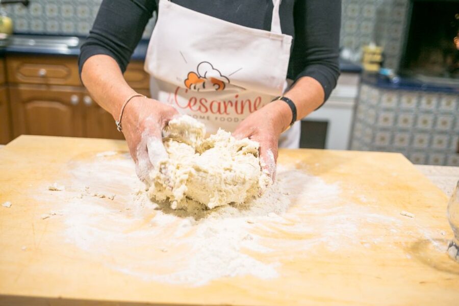 Lecce: Pasta & Tiramisu Cooking Class at a Local's Home - The welcome moment: aperitivo, wine, and meeting your host