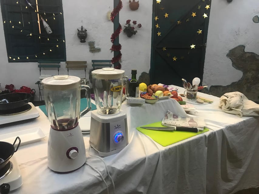 Local cooking class in Cordoba. Hands on: Salmorejo - What if you want more than salmorejo? The paella request