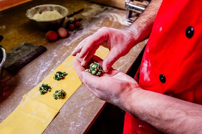 Luxury Cooking Class with a Chef in Bellagio - Garden Welcome and the Kitchen Flow: How the Class Moves From Aperitif to Lunch
