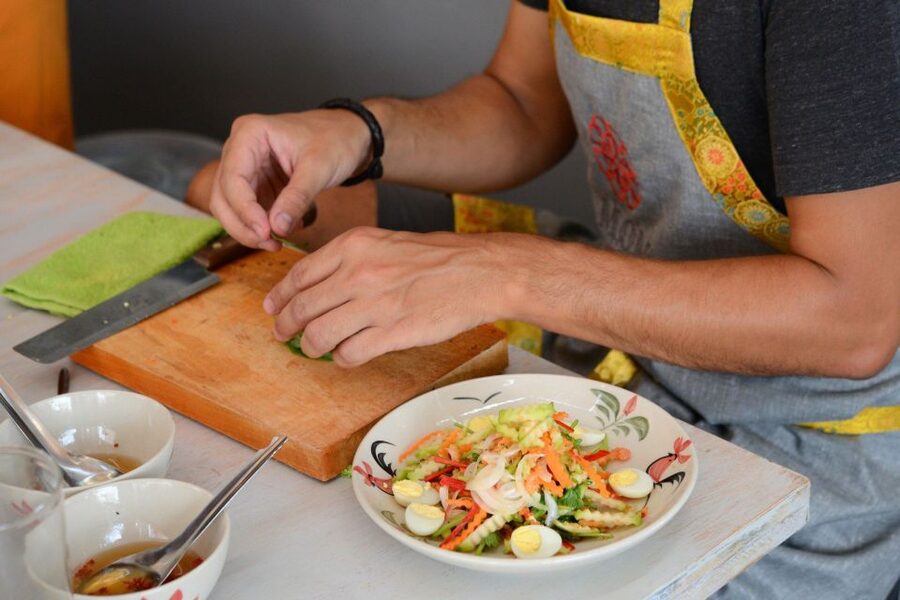 M.O.M COOKING CLASS - Saigon market-to-stove flow: how the class actually feels