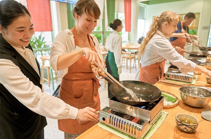 M.O.M Cooking Class in Saigon - Eating what you make: why it helps you remember